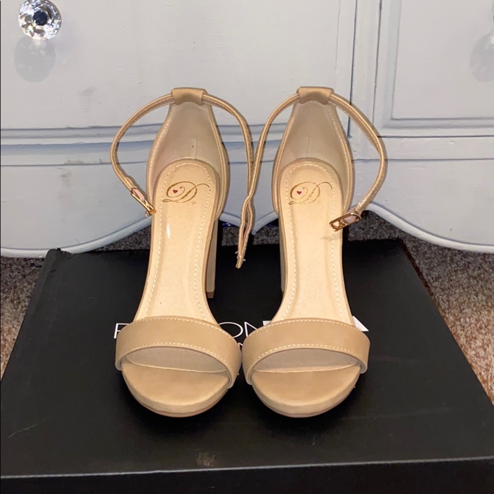 3 1/2 inch nude heels